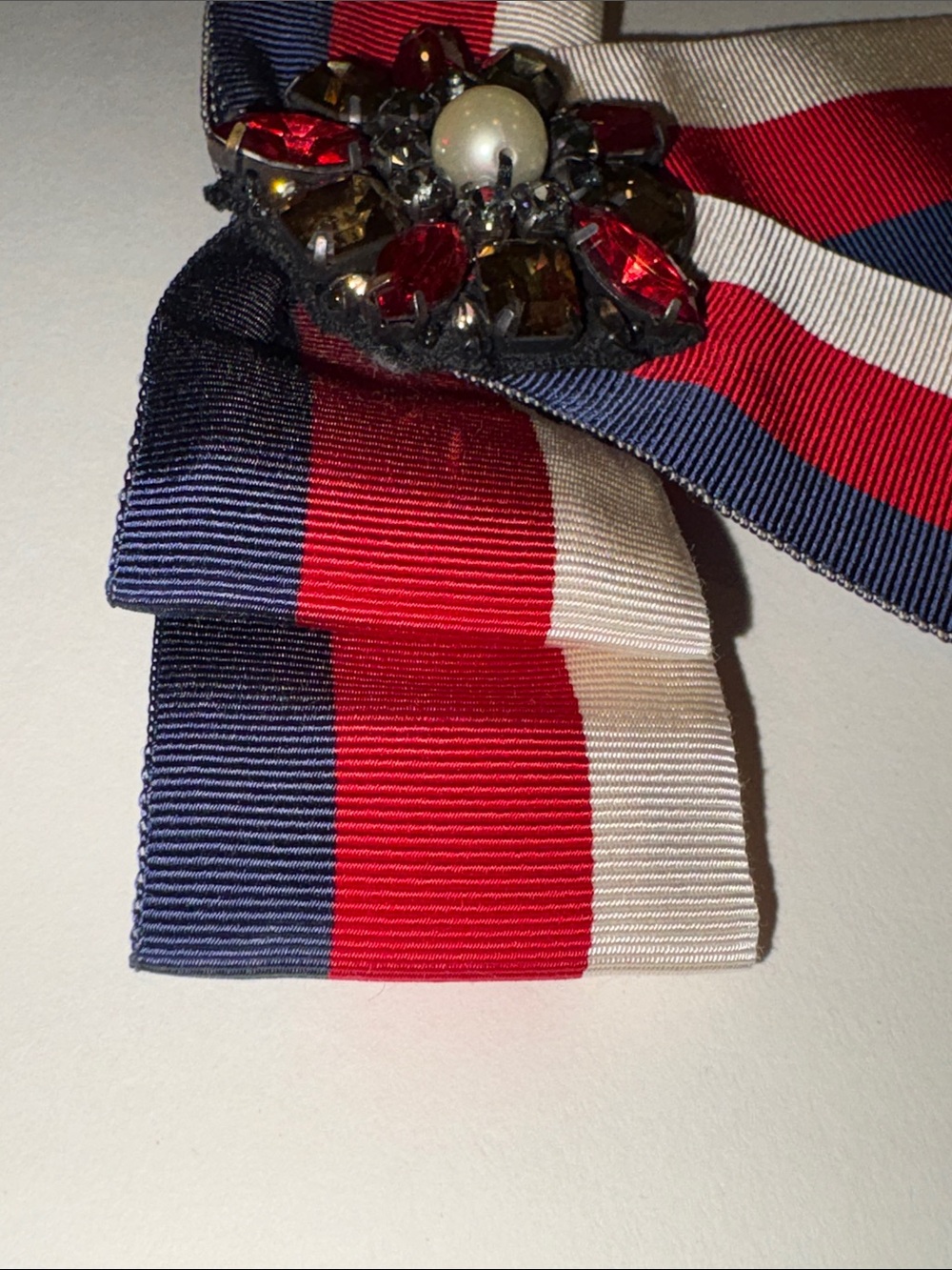 Gucci Web Grosgrain Bow Brooch Red White Blue Bee Medallion Alessandro Michele - Picture 7 of 8